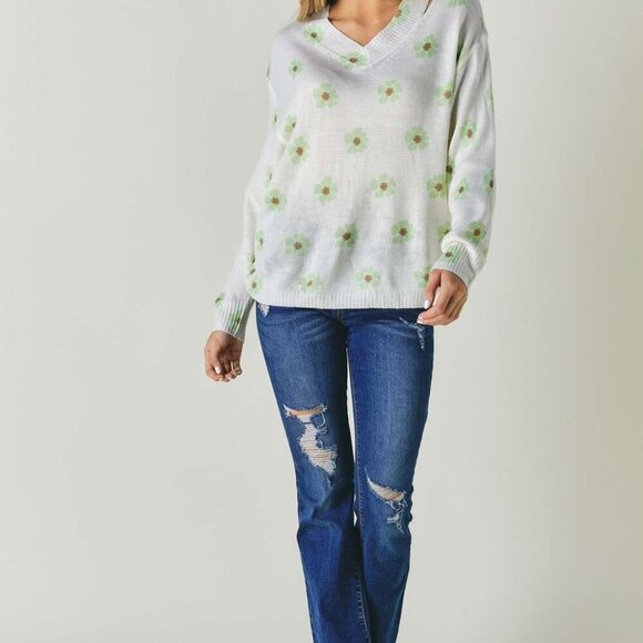 DAVI & DANI FLORAL PRINTED V NECK SWEATER - Picture 2 of 10